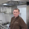 Paweł Oszczyk filetuje turbota